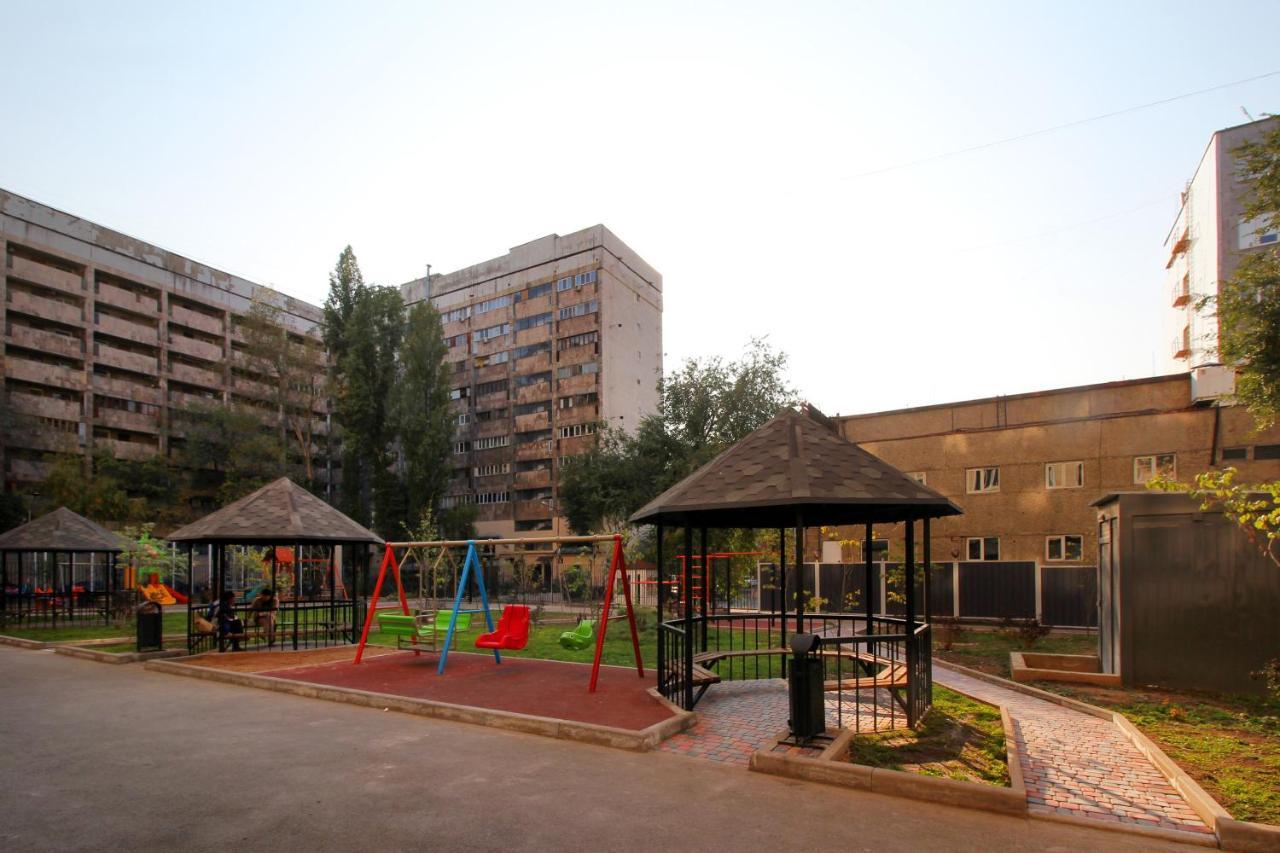 Апартаменты С Двумя Спальнями На Арбате! Almaty Luaran gambar